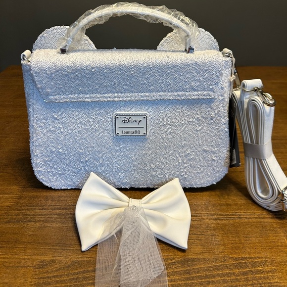 Loungefly Disney Minnie Mouse Sequin Wedding Bride Crossbody Purse Bag NWT - Picture 11 of 11